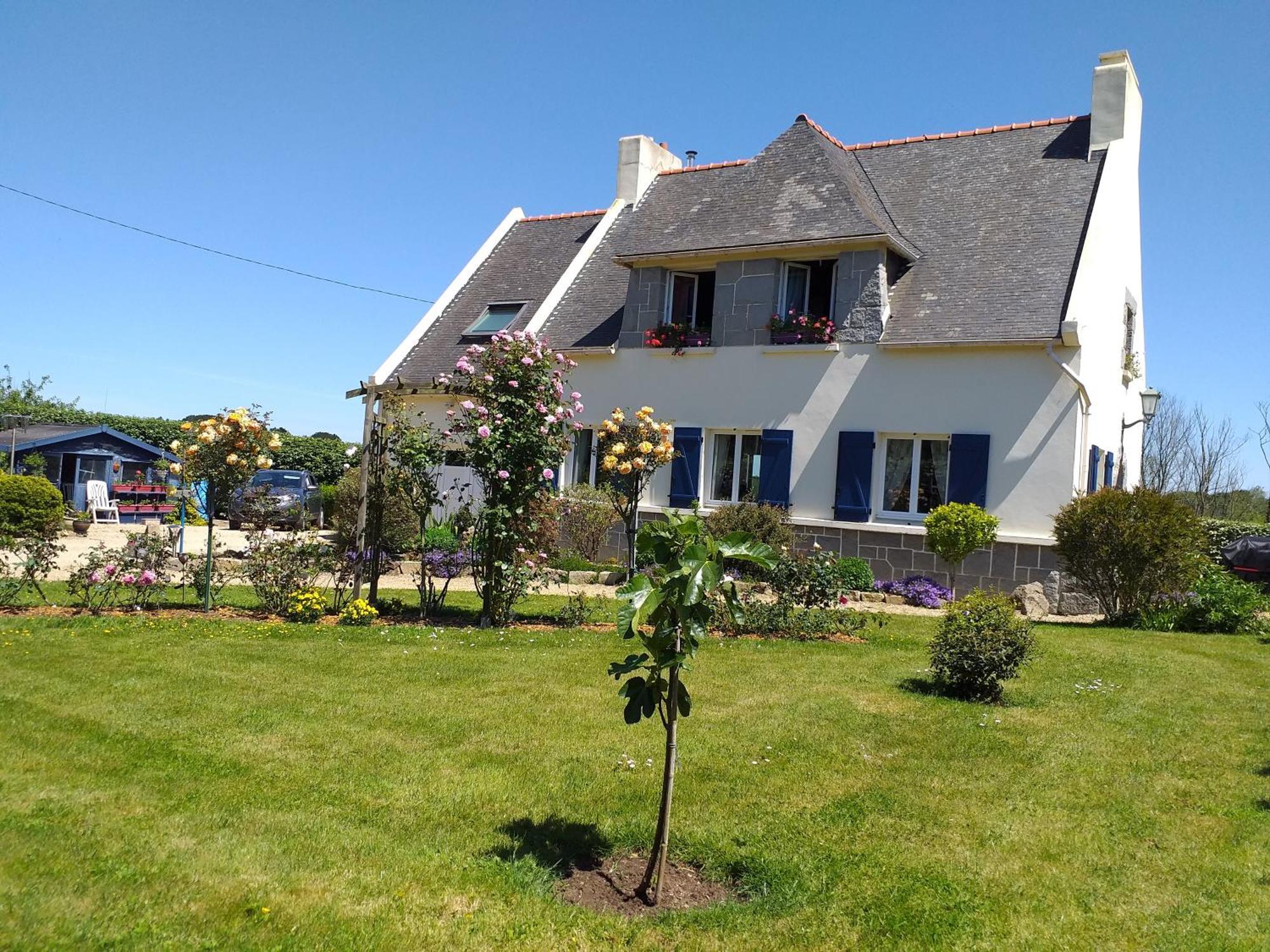 Bed and Breakfast Aux Volets Bleus Sibiril Екстер'єр фото